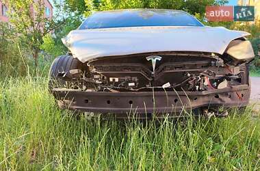 Внедорожник / Кроссовер Tesla Model X 2017 в 