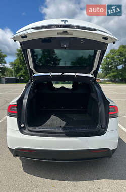 Внедорожник / Кроссовер Tesla Model X 2018 в 