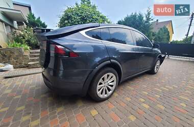 Внедорожник / Кроссовер Tesla Model X 2017 в 
