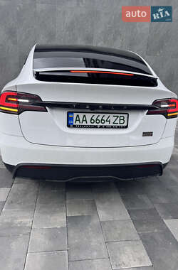 Позашляховик / Кросовер Tesla Model X 2023 в 