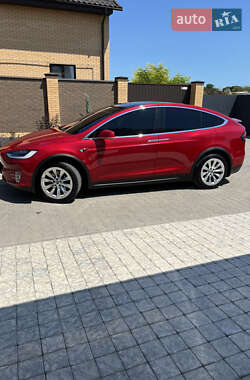 Позашляховик / Кросовер Tesla Model X 2018 в 