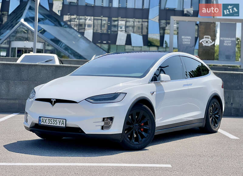Внедорожник / Кроссовер Tesla Model X 2018 в 