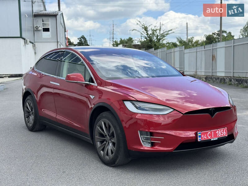 Позашляховик / Кросовер Tesla Model X 2016 в Вінниці