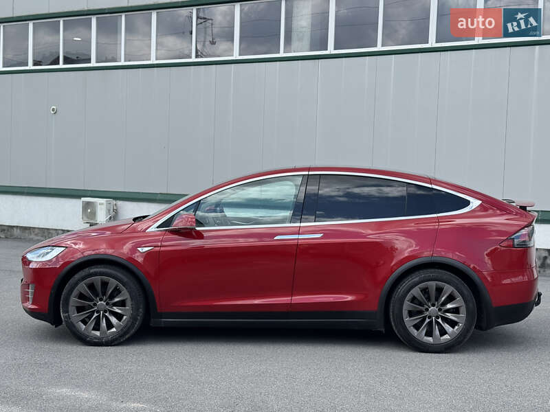 Позашляховик / Кросовер Tesla Model X 2016 в Вінниці