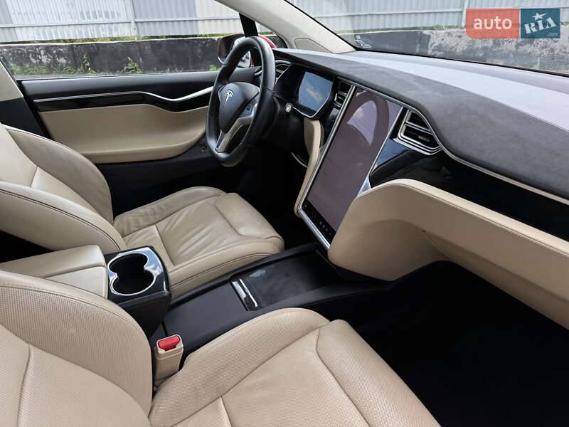 Позашляховик / Кросовер Tesla Model X 2016 в Вінниці