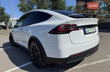 Позашляховик / Кросовер Tesla Model X 2024 в 