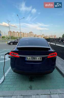 Позашляховик / Кросовер Tesla Model X 2016 в 