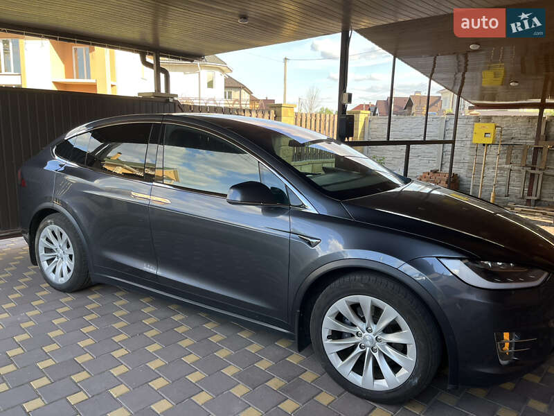 Позашляховик / Кросовер Tesla Model X 2017 в Києві