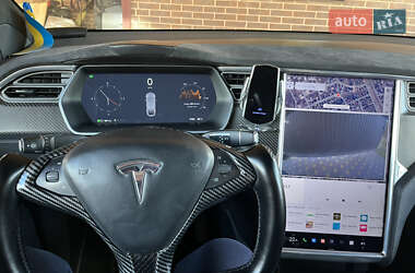 Внедорожник / Кроссовер Tesla Model X 2017 в 