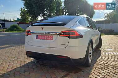 Позашляховик / Кросовер Tesla Model X 2018 в 