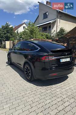 Позашляховик / Кросовер Tesla Model X 2017 в Львові