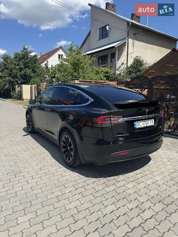 Позашляховик / Кросовер Tesla Model X 2017 в Львові