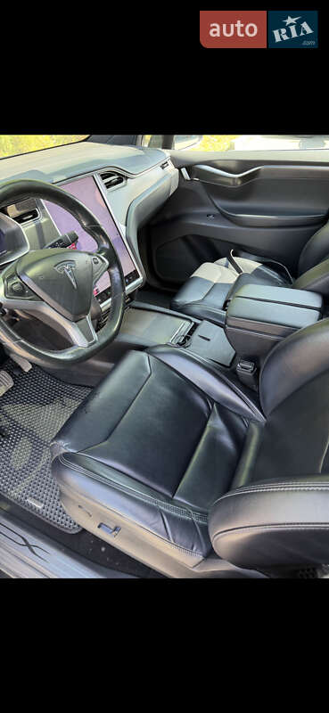 Позашляховик / Кросовер Tesla Model X 2017 в Львові