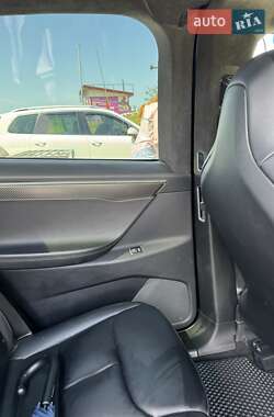 Позашляховик / Кросовер Tesla Model X 2017 в Львові