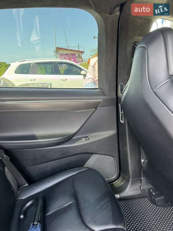 Позашляховик / Кросовер Tesla Model X 2017 в Львові