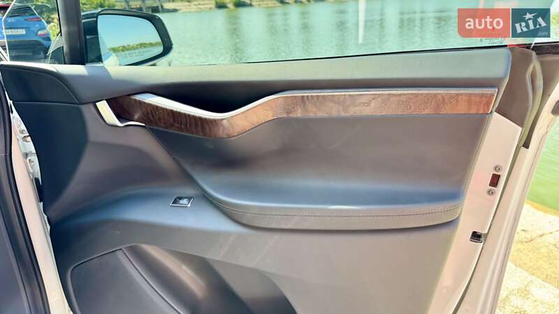 Позашляховик / Кросовер Tesla Model X 2019 в Кропивницькому