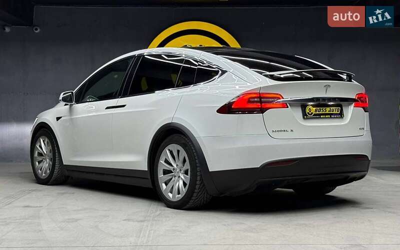 Внедорожник / Кроссовер Tesla Model X 2017 в Черновцах