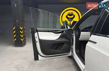 Внедорожник / Кроссовер Tesla Model X 2017 в 