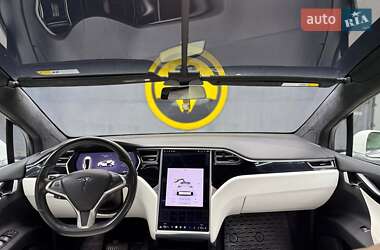 Внедорожник / Кроссовер Tesla Model X 2017 в 