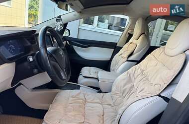 Позашляховик / Кросовер Tesla Model X 2018 в 