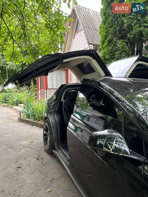 Внедорожник / Кроссовер Tesla Model X 2016 в Умани