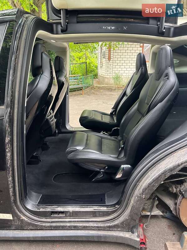 Внедорожник / Кроссовер Tesla Model X 2016 в Умани