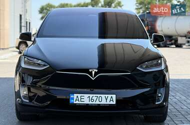 Позашляховик / Кросовер Tesla Model X 2019 в 