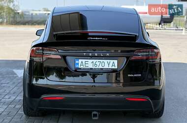 Позашляховик / Кросовер Tesla Model X 2019 в 