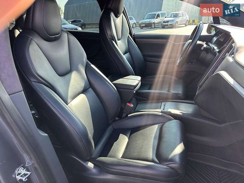 Позашляховик / Кросовер Tesla Model X 2020 в Львові