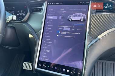Позашляховик / Кросовер Tesla Model X 2020 в 