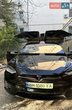 Позашляховик / Кросовер Tesla Model X 2020 в 