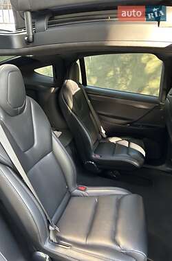 Позашляховик / Кросовер Tesla Model X 2020 в 