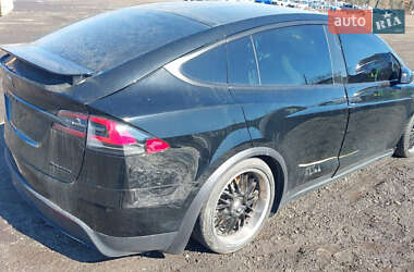 Внедорожник / Кроссовер Tesla Model X 2018 в 