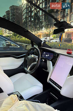 Внедорожник / Кроссовер Tesla Model X 2017 в 