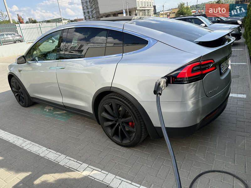 Позашляховик / Кросовер Tesla Model X 2016 в Одесі