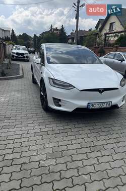 Позашляховик / Кросовер Tesla Model X 2018 в 