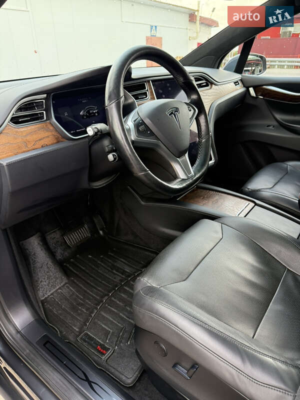 Внедорожник / Кроссовер Tesla Model X 2017 в Львове