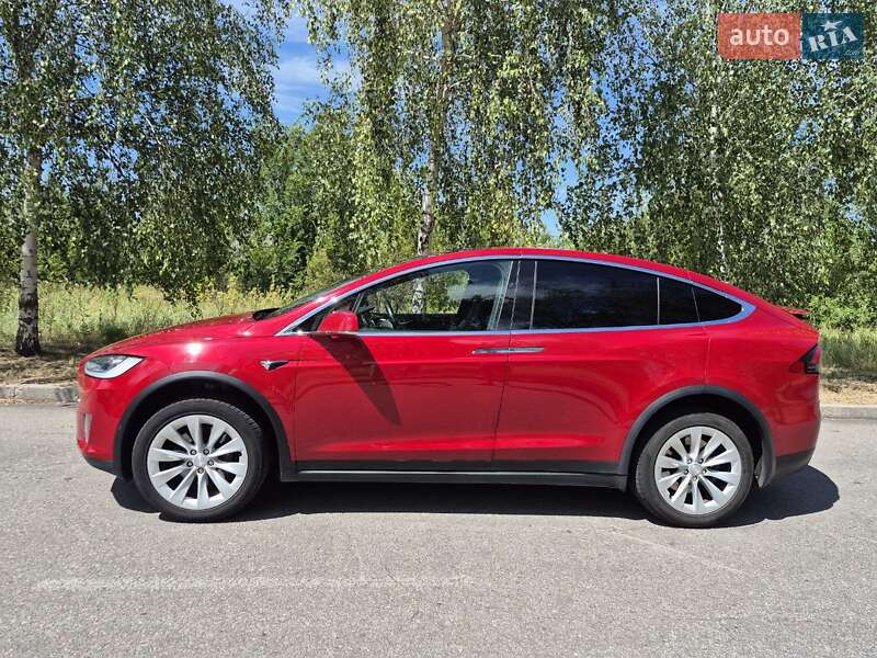 Позашляховик / Кросовер Tesla Model X 2017 в Запоріжжі