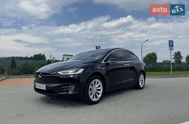 Позашляховик / Кросовер Tesla Model X 2017 в 