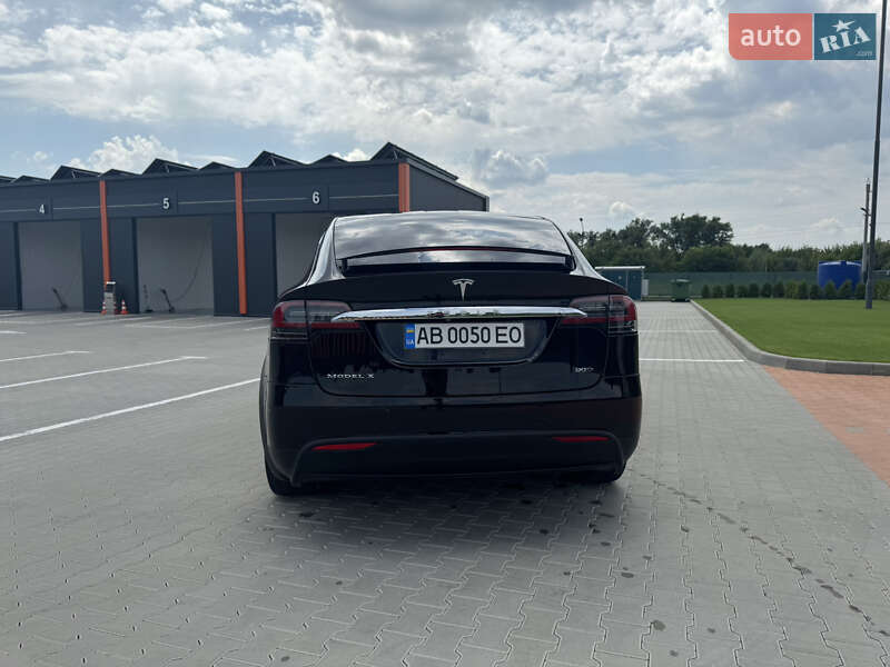 Позашляховик / Кросовер Tesla Model X 2017 в Вінниці