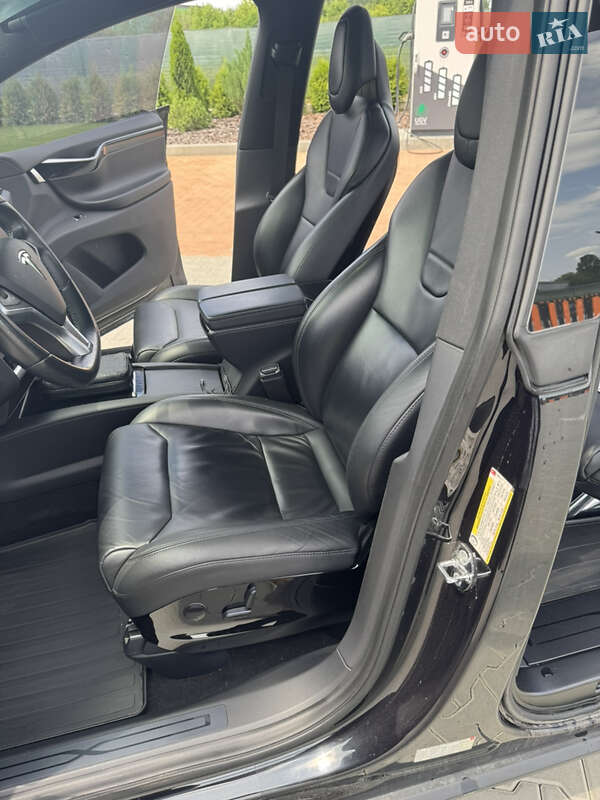 Позашляховик / Кросовер Tesla Model X 2017 в Вінниці