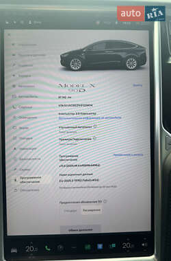 Позашляховик / Кросовер Tesla Model X 2017 в 