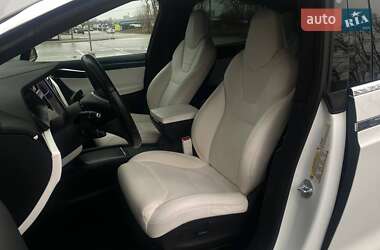 Позашляховик / Кросовер Tesla Model X 2017 в 