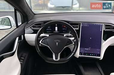 Позашляховик / Кросовер Tesla Model X 2017 в 