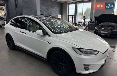 Внедорожник / Кроссовер Tesla Model X 2017 в 