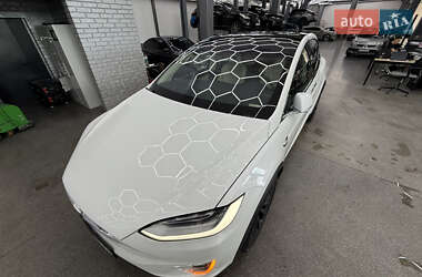 Внедорожник / Кроссовер Tesla Model X 2017 в 
