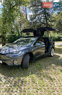 Позашляховик / Кросовер Tesla Model X 2016 в 