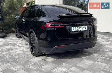 Позашляховик / Кросовер Tesla Model X 2020 в 