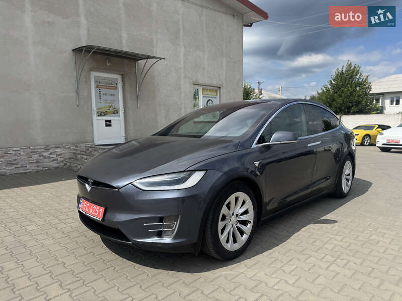 Позашляховик / Кросовер Tesla Model X 2017 в 