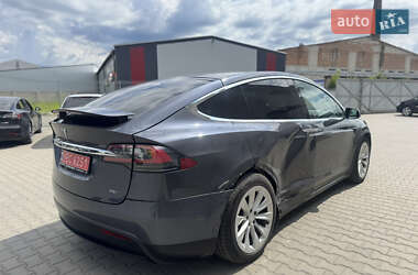 Позашляховик / Кросовер Tesla Model X 2017 в 